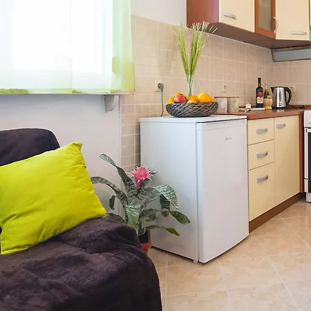 Iskra Hotel